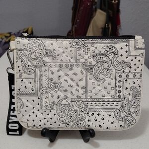 White Paisley Quilted Wristlet Pouch